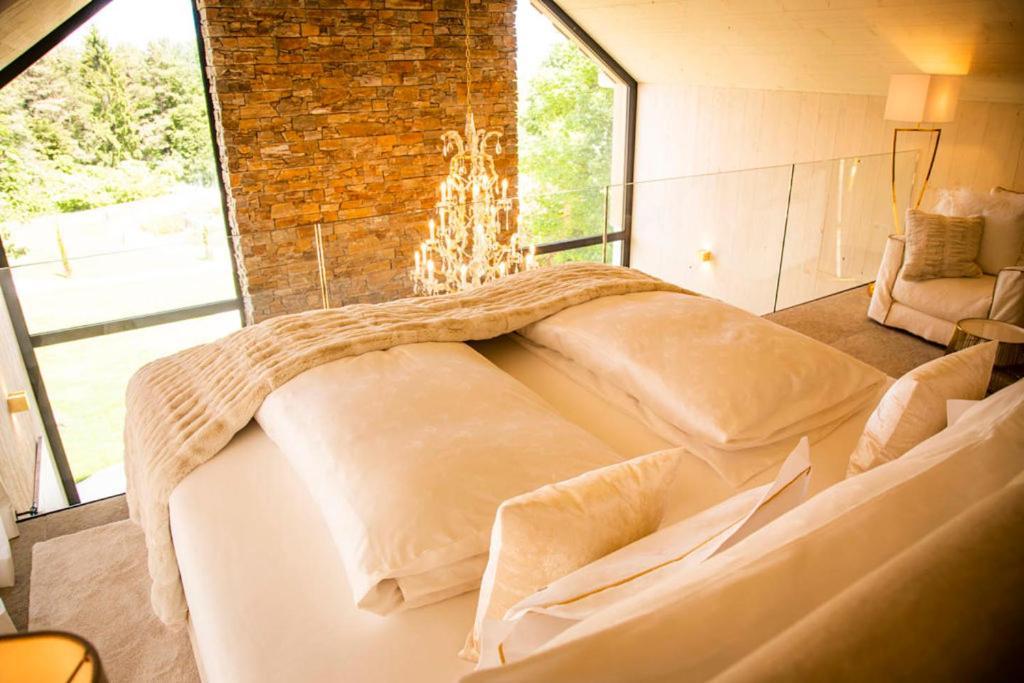 Golden Hill Country Chalets & Suites Waldschach Kültér fotó